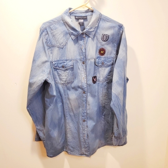 Fashion to Figure women's denim bottom down shirt size 2 - Picture 1 of 10
